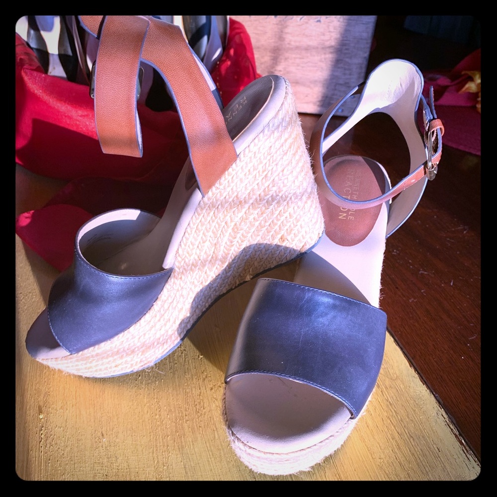 Kenneth Cole Reaction Wedges